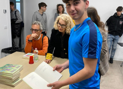 Matteo Bussola nella scuola ENGIM Verona incontra gli studenti: leggete di più